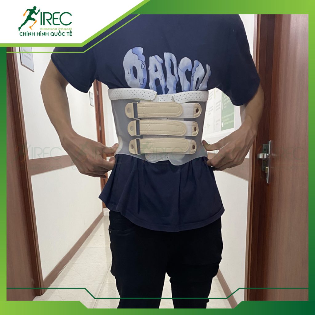 áo cố định cột sống